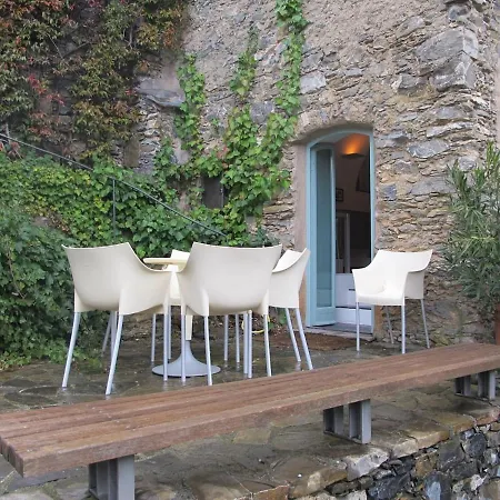 La Scala Within A Stunning 13th Century Setting *