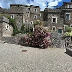 Nyaraló La Scala Sleeps 4 With Mountain Views