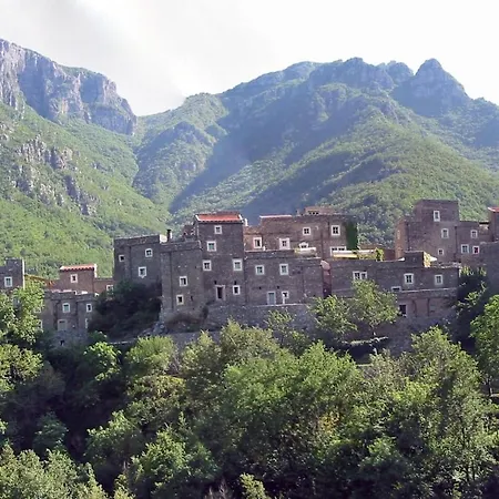 La Scala Sleeps 4 With Mountain Views 펜션 Colletta