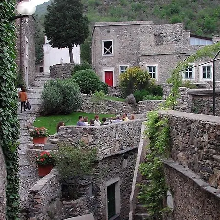 La Scala Within A Stunning 13th Century Setting 度假居 *