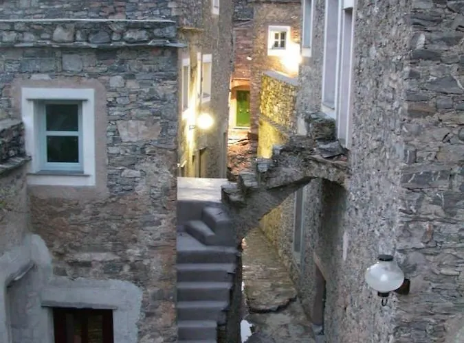 La Scala Within A Stunning 13th Century Setting * Colletta