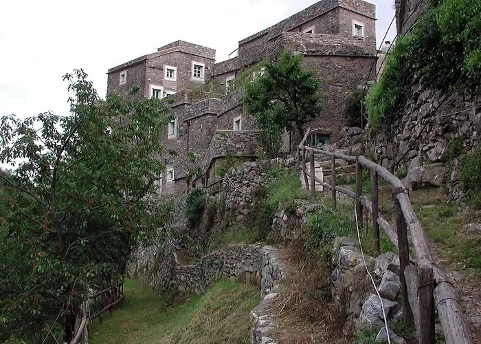 La Scala Within A Stunning 13th Century Setting Сasa de vacaciones *