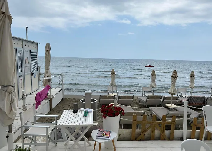 La Scala Within A Stunning 13th Century Setting