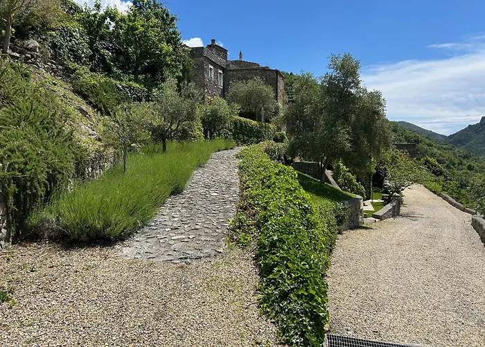 La Scala Within A Stunning 13th Century Setting Colletta